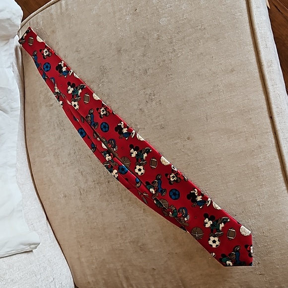 Mickey Mouse mens tie - Picture 7 of 7